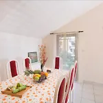 Flower Apartments