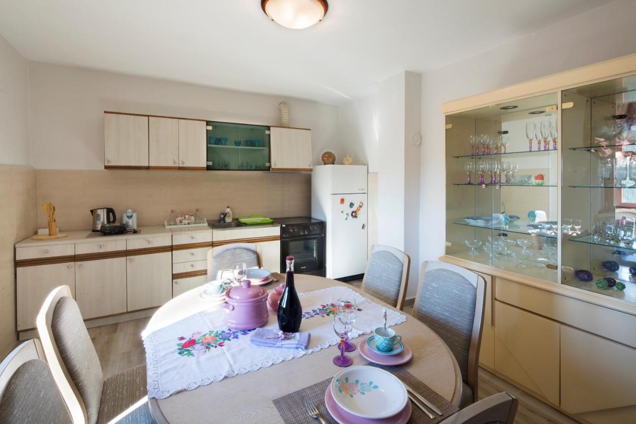 Flower Apartment